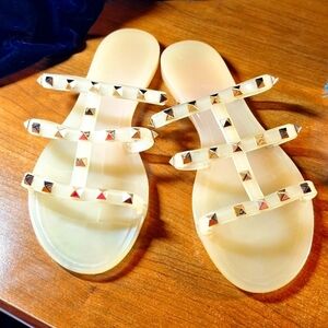 •Tahari RockStud Pale Pink Brush PVC Jelly Slide Thong Sandals Size US 7